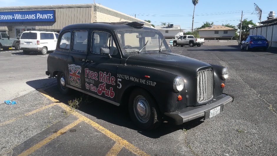 pub anglais, taxi anglais, las vegas, le strip, so british, london cab, cab anglais
