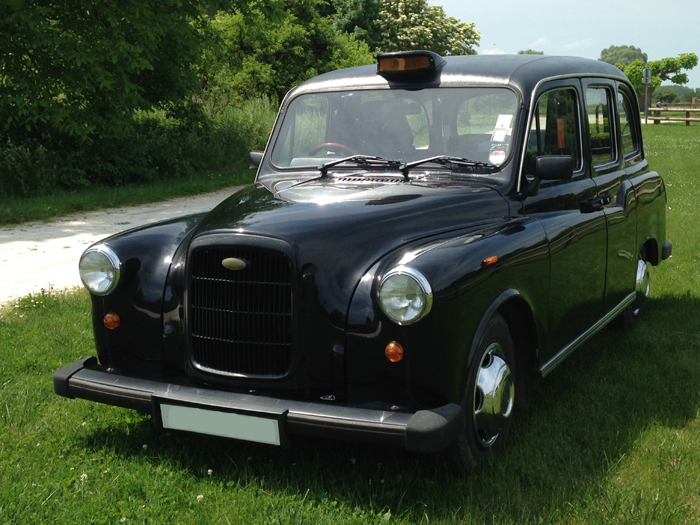 taxi anglais noir Wendy TaxiFun location avec chauffeur pour tout événement