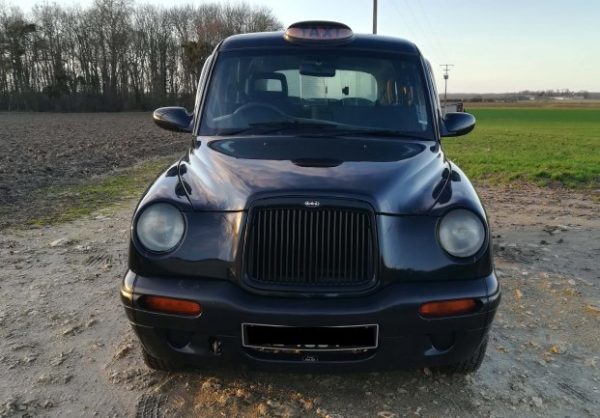 Pièces détachées pour taxi anglais: Enjoliveurs chromés cable ouverture de capot boite de vitesse automtique pour Fairway et Fairway driver sauf 1997 Kit complet strapontin avant gauche pour taxi anglais phares tx1 plaquettes de frein axe arrière arbre de transmission ailes avant boite de vitesse axe arrière Porte avant Porte arrière Extincteur pour décoration bas de caisse ailes arrières signe de toit taxi toutes pièces taxi anglais TX1