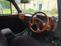 volant bois taxi anglais noir siège conducteur