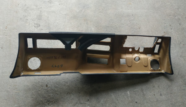tableau de bord taxis anglais conduite a gauche vu de l'interieur