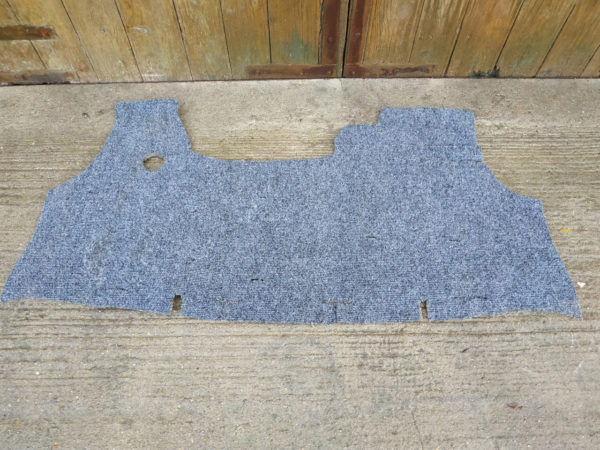 tapis gris clair pour coffre de taxi anglais sur sol en beton annonce de vente de taxifun