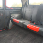 banquette vinyl gris foncé devant en sky rouge taxi anglais fairway