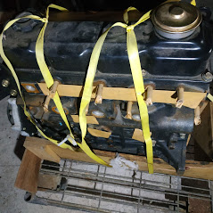 moteur neuf taxi anglais sangle sur palette