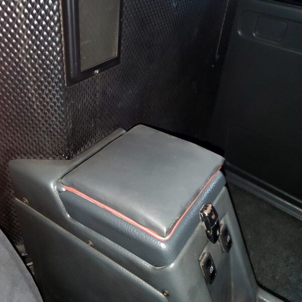 coussin couvercle boite a gant taxi anglais vue devant
